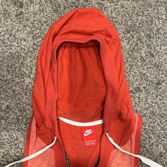 Nike Racer Back Tank w/ Hood - Picture 5 of 6